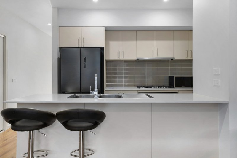 Photo - 249 Dunnings Road, Point Cook VIC 3030 - Image 9