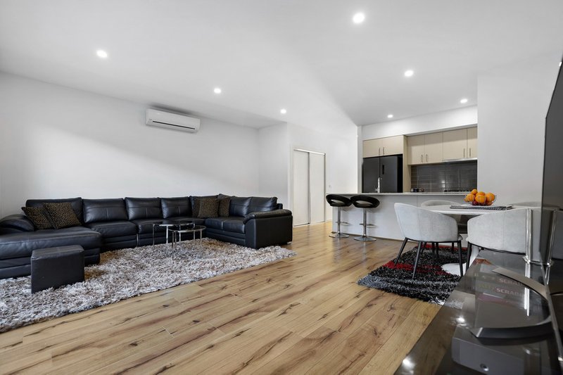 Photo - 249 Dunnings Road, Point Cook VIC 3030 - Image 12