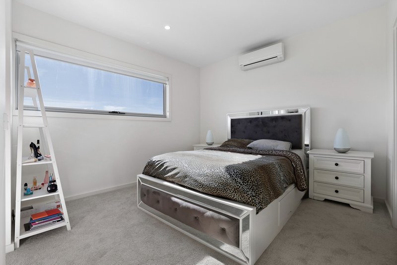 Photo - 249 Dunnings Road, Point Cook VIC 3030 - Image 13