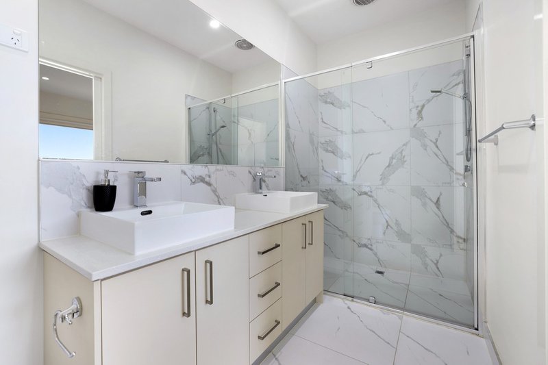 Photo - 249 Dunnings Road, Point Cook VIC 3030 - Image 14