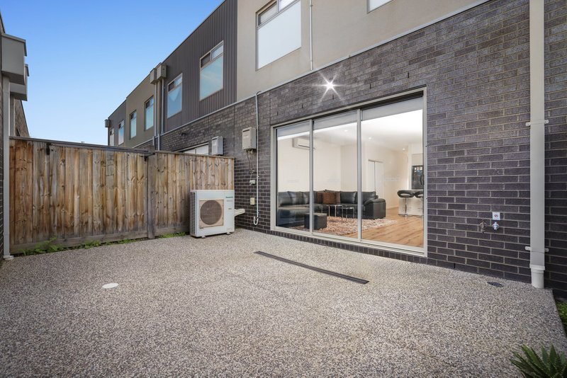 Photo - 249 Dunnings Road, Point Cook VIC 3030 - Image 18