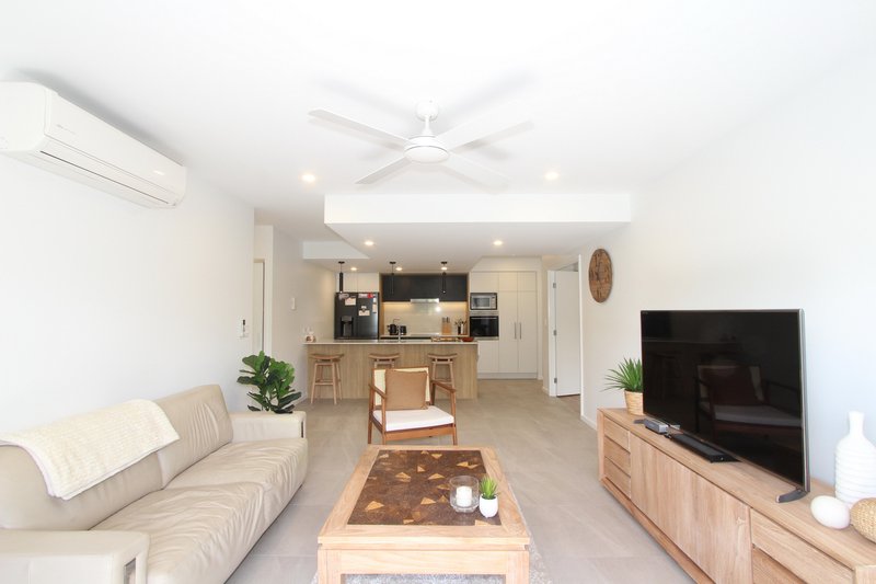 Photo - 2/49 Duporth Avenue, Maroochydore QLD 4558 - Image 16