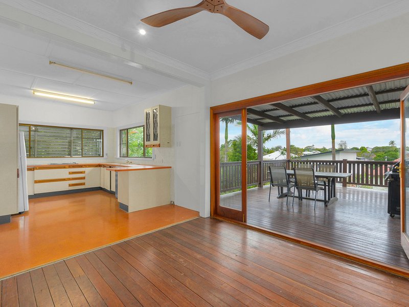 Photo - 249 Edinburgh Castle Road, Wavell Heights QLD 4012 - Image 5