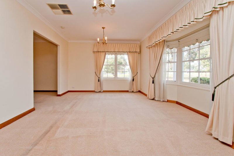 Photo - 2/49 Heysen Crescent, West Lakes Shore SA 5020 - Image 4