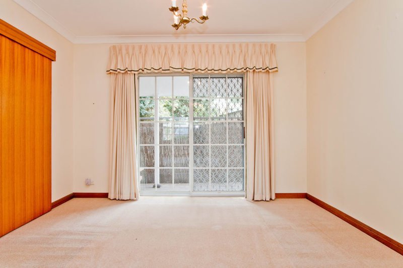 Photo - 2/49 Heysen Crescent, West Lakes Shore SA 5020 - Image 6