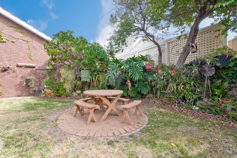 Photo - 2/49 Heysen Crescent, West Lakes Shore SA 5020 - Image 9