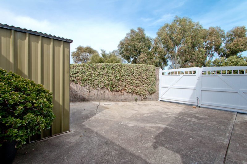 Photo - 2/49 Heysen Crescent, West Lakes Shore SA 5020 - Image 11