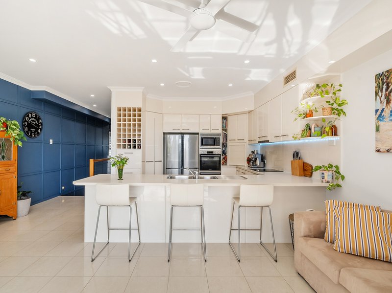 Photo - 2/49 North Quay, Scarborough QLD 4020 - Image 4