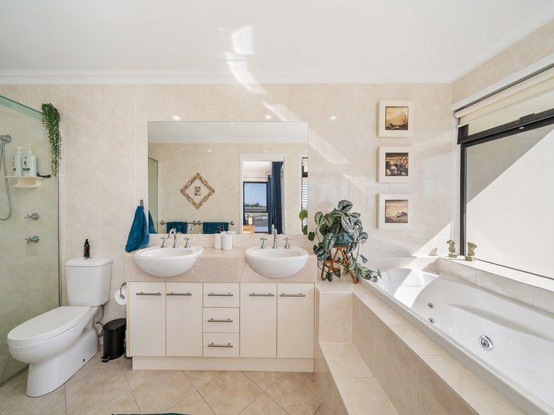 Photo - 2/49 North Quay, Scarborough QLD 4020 - Image 18