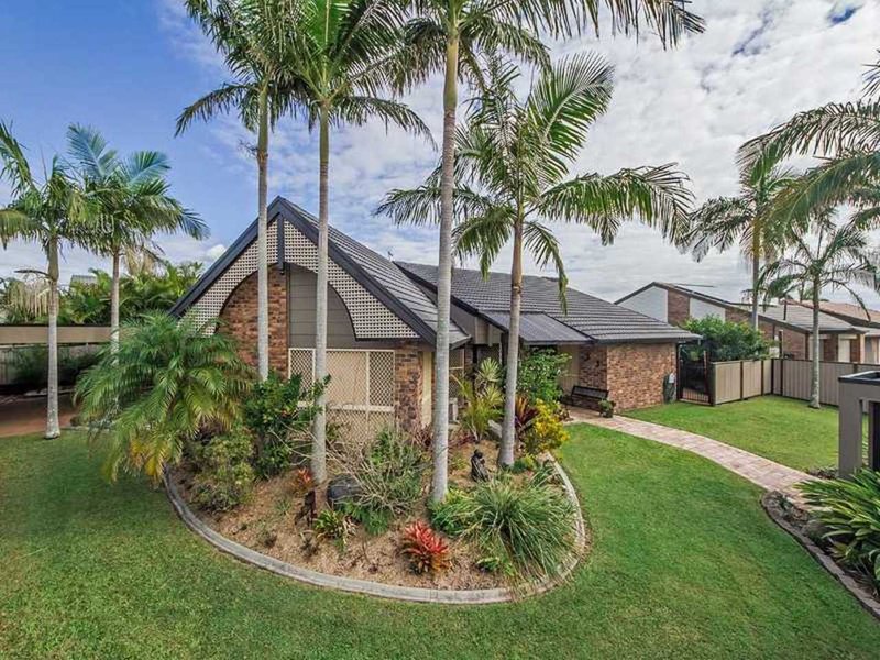 Photo - 249 Ron Penhaligon Way, Robina QLD 4226 - Image 2