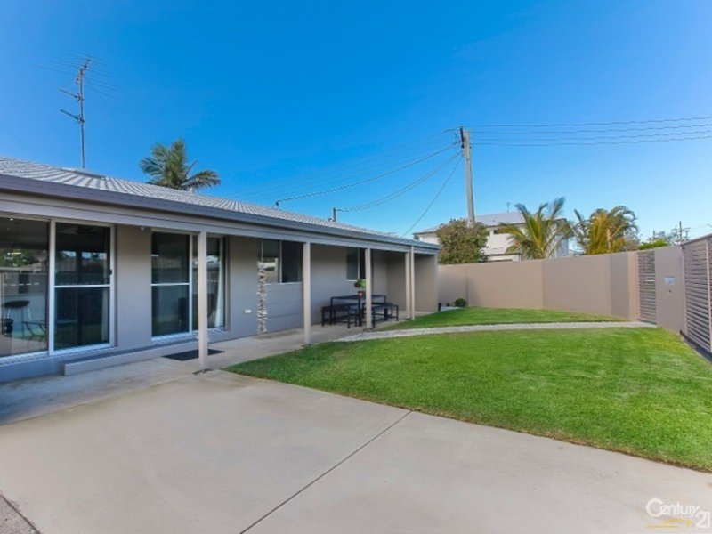 2/49 Saleng Crescent, Warana QLD 4575