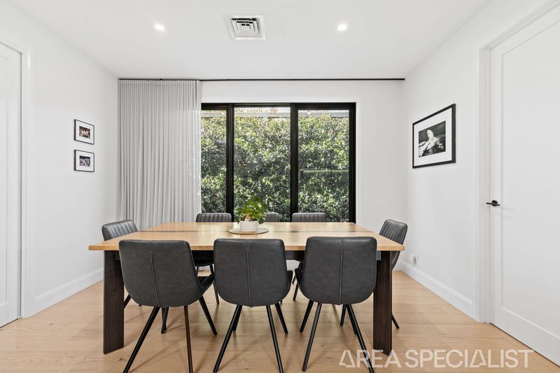 Photo - 2/49 Strachans Road, Mornington VIC 3931 - Image 5