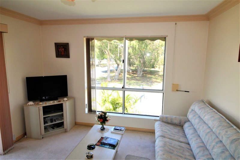 Photo - 2/49 Sylvan Beach Esplanade, Bellara QLD 4507 - Image 6