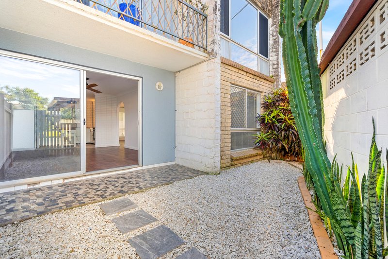 Photo - 2/49 Tallebudgera Drive, Palm Beach QLD 4221 - Image 2