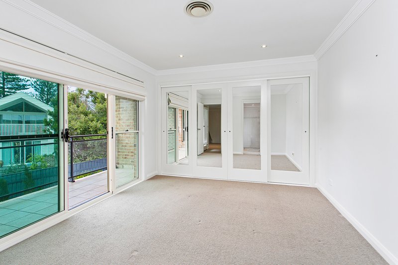Photo - 2/49 The Esplanade, Thirroul NSW 2515 - Image 5
