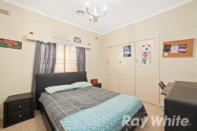 Photo - 249 Warrigal Road, Burwood VIC 3125 - Image 6