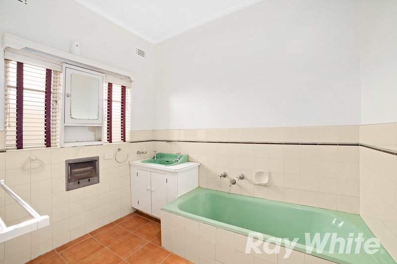 Photo - 249 Warrigal Road, Burwood VIC 3125 - Image 7