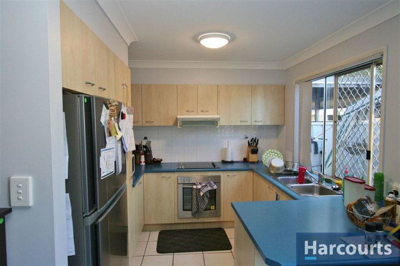 Photo - 2/49 Winston Dr , Bongaree QLD 4507 - Image 2