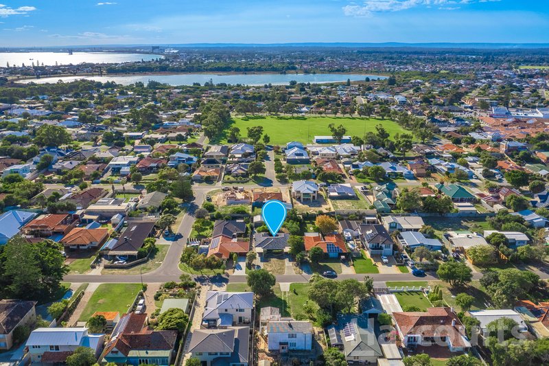 Photo - 24A & 24B Gloucester Avenue, Shoalwater WA 6169 - Image 4