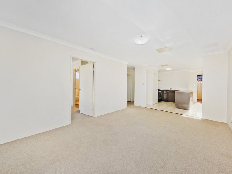 Photo - 24a Eastdene Circle, Nollamara WA 6061 - Image 3