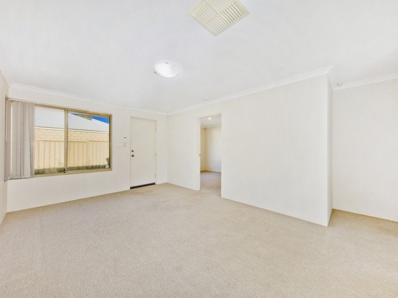 Photo - 24a Eastdene Circle, Nollamara WA 6061 - Image 6