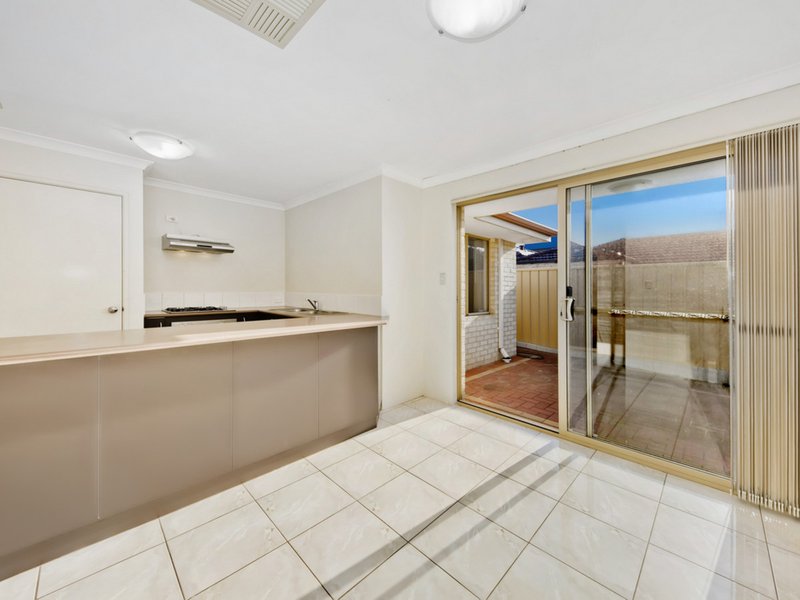 Photo - 24a Eastdene Circle, Nollamara WA 6061 - Image 9