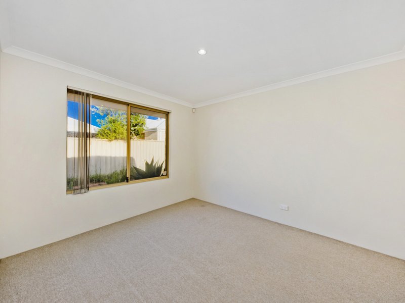 Photo - 24a Eastdene Circle, Nollamara WA 6061 - Image 12