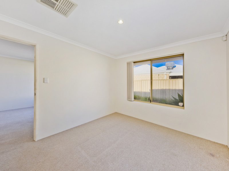 Photo - 24a Eastdene Circle, Nollamara WA 6061 - Image 13