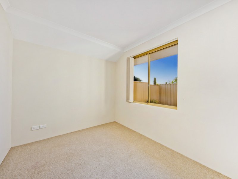 Photo - 24a Eastdene Circle, Nollamara WA 6061 - Image 16