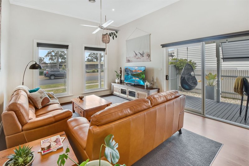 Photo - 24A Florence Street, Horsham VIC 3400 - Image 3