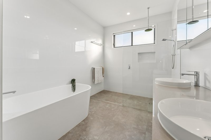 Photo - 24A Muscovey Avenue, Paradise Point QLD 4216 - Image 15