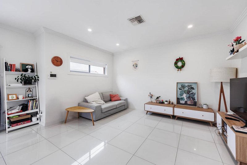 Photo - 2/4B Ayr Avenue, Seaton SA 5023 - Image 5
