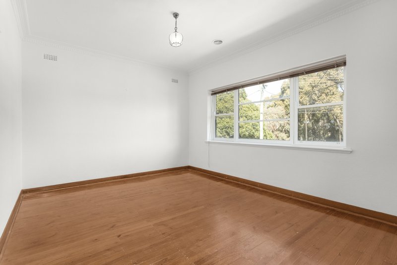 Photo - 24B Crosbie Road, Murrumbeena VIC 3163 - Image 3