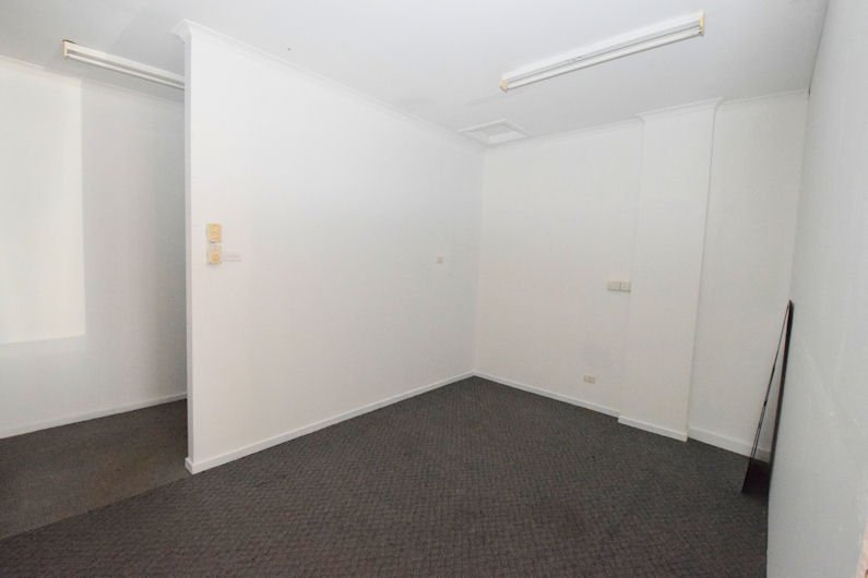 Photo - 25 - 29 Napier Street, Deniliquin NSW 2710 - Image 4