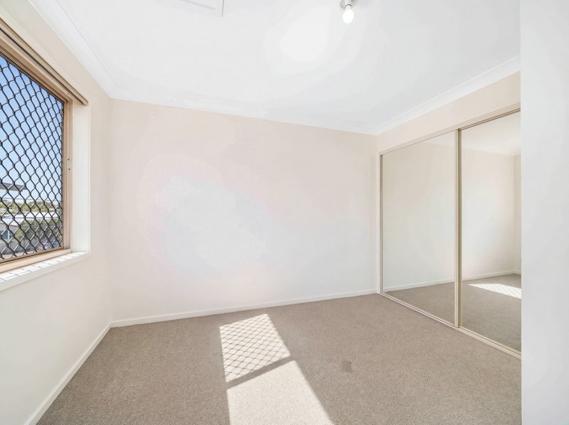 Photo - 2/5-7 Keenan Street, Margate QLD 4019 - Image 9
