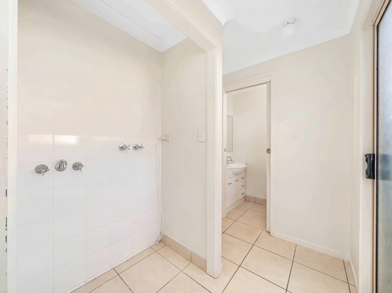 Photo - 2/5-7 Keenan Street, Margate QLD 4019 - Image 11