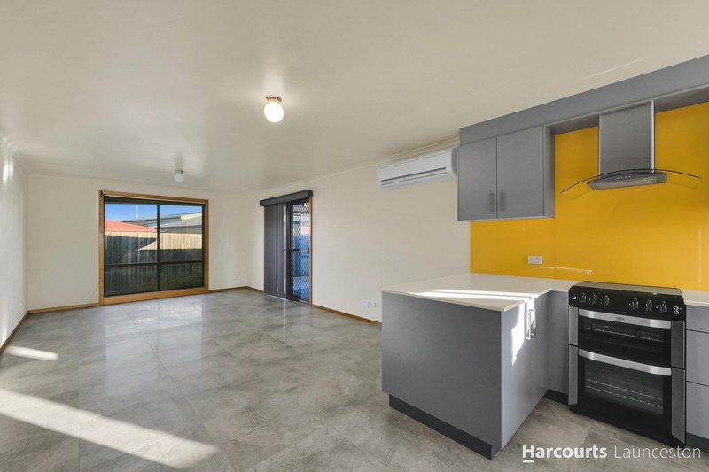 Photo - 2/5-7 Newnham Close, Newnham TAS 7248 - Image 5