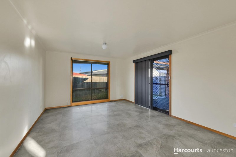 Photo - 2/5-7 Newnham Close, Newnham TAS 7248 - Image 7