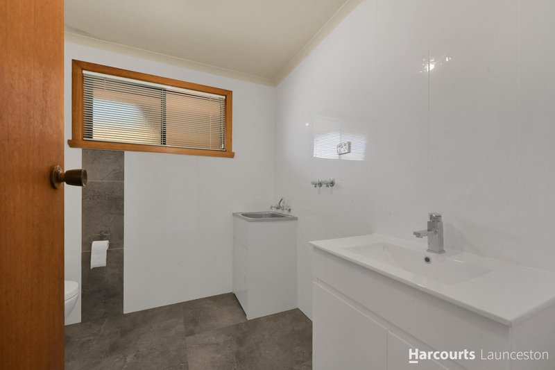 Photo - 2/5-7 Newnham Close, Newnham TAS 7248 - Image 10