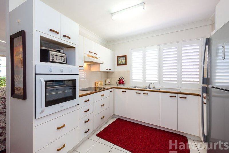 Photo - 2/5-7 Wattle Avenue, Bongaree QLD 4507 - Image 5