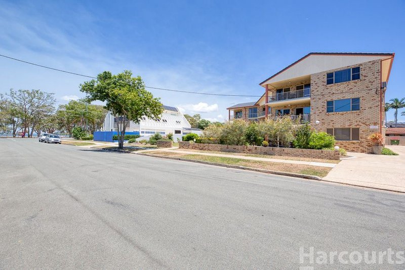 Photo - 2/5-7 Wattle Avenue, Bongaree QLD 4507 - Image 10