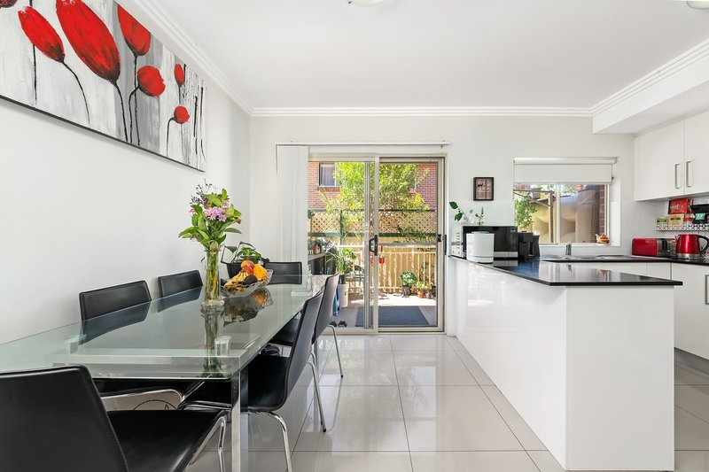 Photo - 2/5-9 Hill Street, Campsie NSW 2194 - Image 4