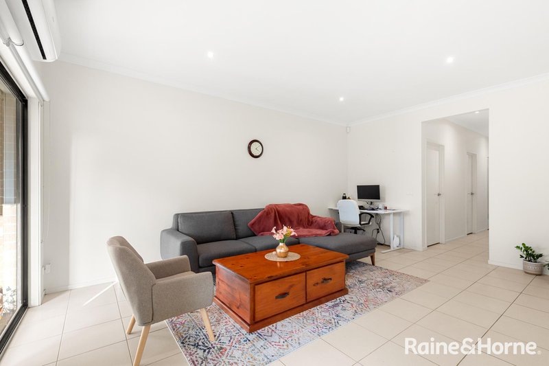 Photo - 25 Airmaid Drive, Williams Landing VIC 3027 - Image 6