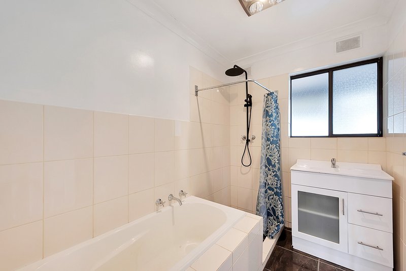 Photo - 25 Alabar Crescent, Globe Derby Park SA 5110 - Image 9