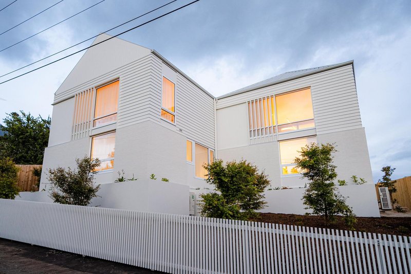 Photo - 2/5 Alexander Street, Sandy Bay TAS 7005 - Image 2