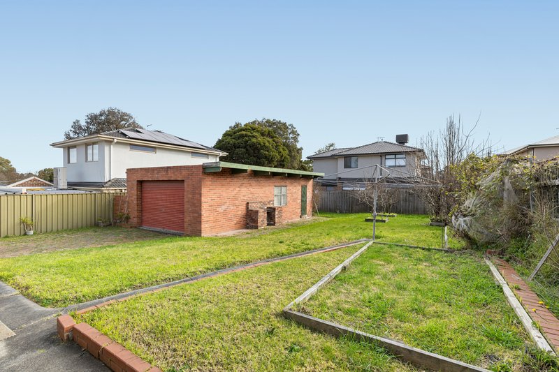 Photo - 25 Allanfield Crescent, Wantirna South VIC 3152 - Image 6