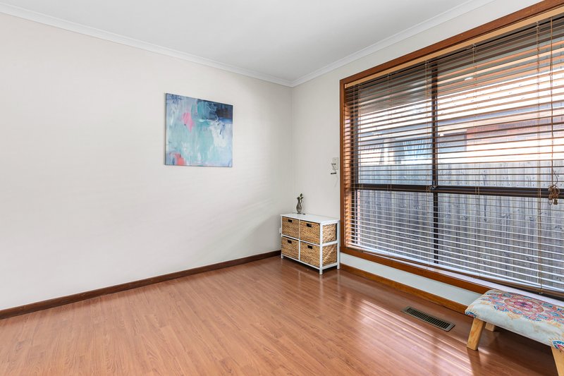 Photo - 25 Alma Street, Craigieburn VIC 3064 - Image 11