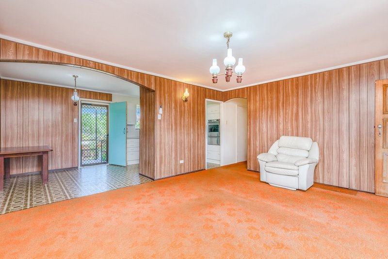 Photo - 25 Aloomba Court, Redcliffe QLD 4020 - Image 5