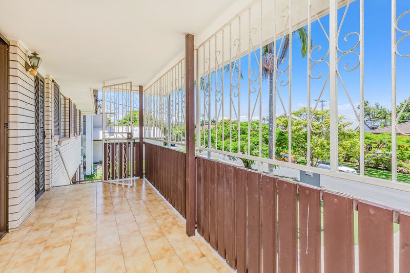 Photo - 25 Aloomba Court, Redcliffe QLD 4020 - Image 7