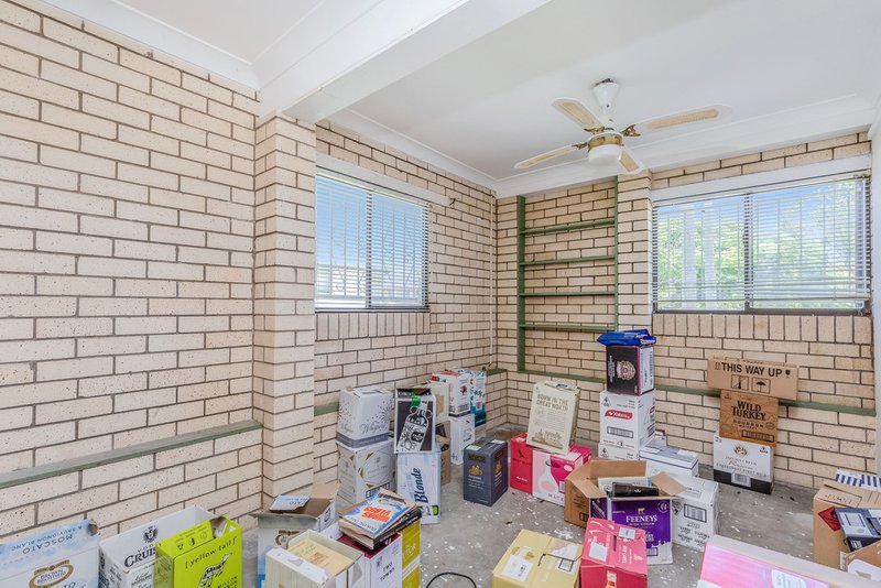 Photo - 25 Aloomba Court, Redcliffe QLD 4020 - Image 13